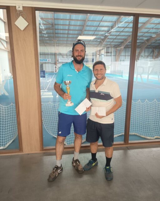 Clap de fin sur notre tournoi de rentrée du 4 septembre ! 🎾👏
Un grand merci à l’ensemble des joueuses et joueurs pour leur énergie, leur fair-play et la qualité du jeu proposé tout au long de la compétition. 🏆🔥
Bravo aux vainqueurs et un immense merci aux bénévoles qui ont rendu cet événement possible ! 🙌✨
À très vite sur les terrains pour la suite de la saison ! 🎾💪 #tennis🎾 #tournoi #grandchamp #grandchampdesfontaines